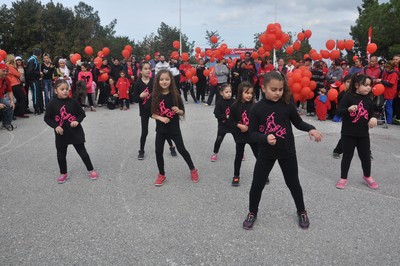 Kansere karşı tek yürek Orkide yürüyüşü