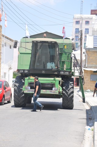 Çiftçiler Lefkoşa'yı kuşattı