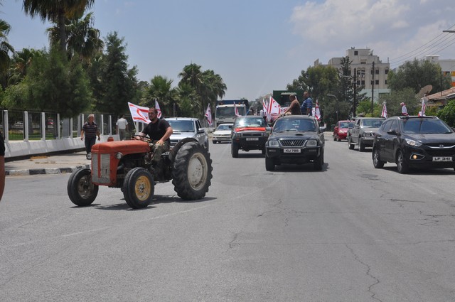 Çiftçiler Lefkoşa'yı kuşattı