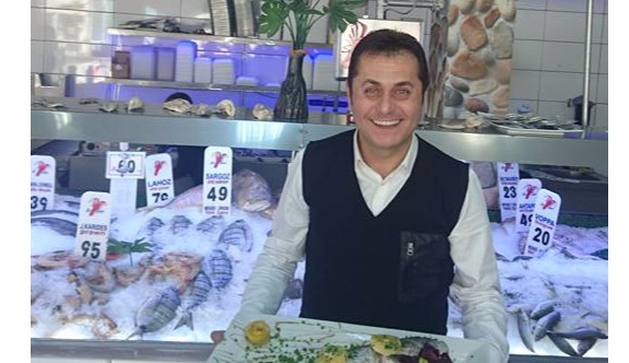 Sanatçı Hasan Yılmaz Kıbrıs'a gelidi ilk uğrak yeri Seafoodmarket