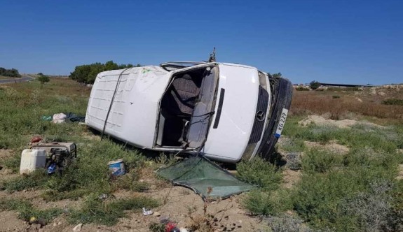 Yoldan çıktı, takla attı