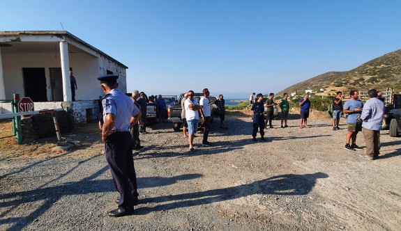 Dillirgalılar, Erenköy’deki geçişi kapattı