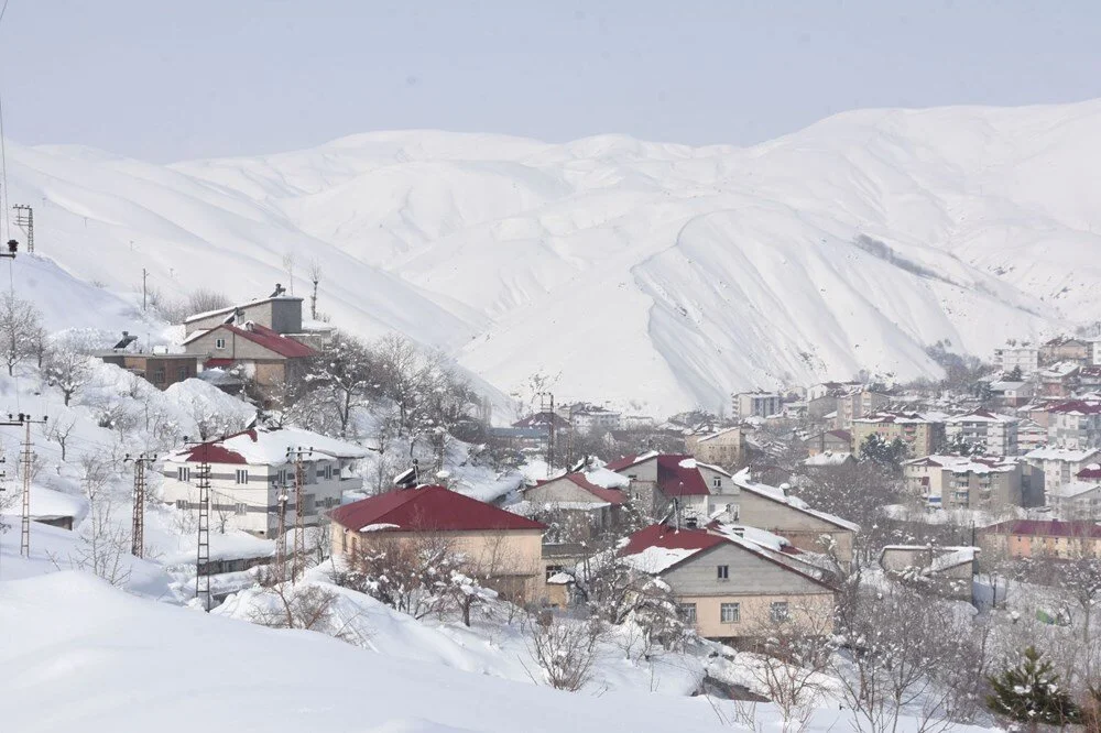 Bitlis'te çığ riski: 40 ev boşaltıldı