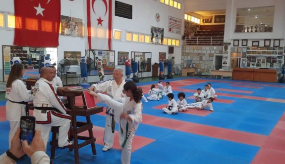 Taekwondocular 23 Nisan için kırdı