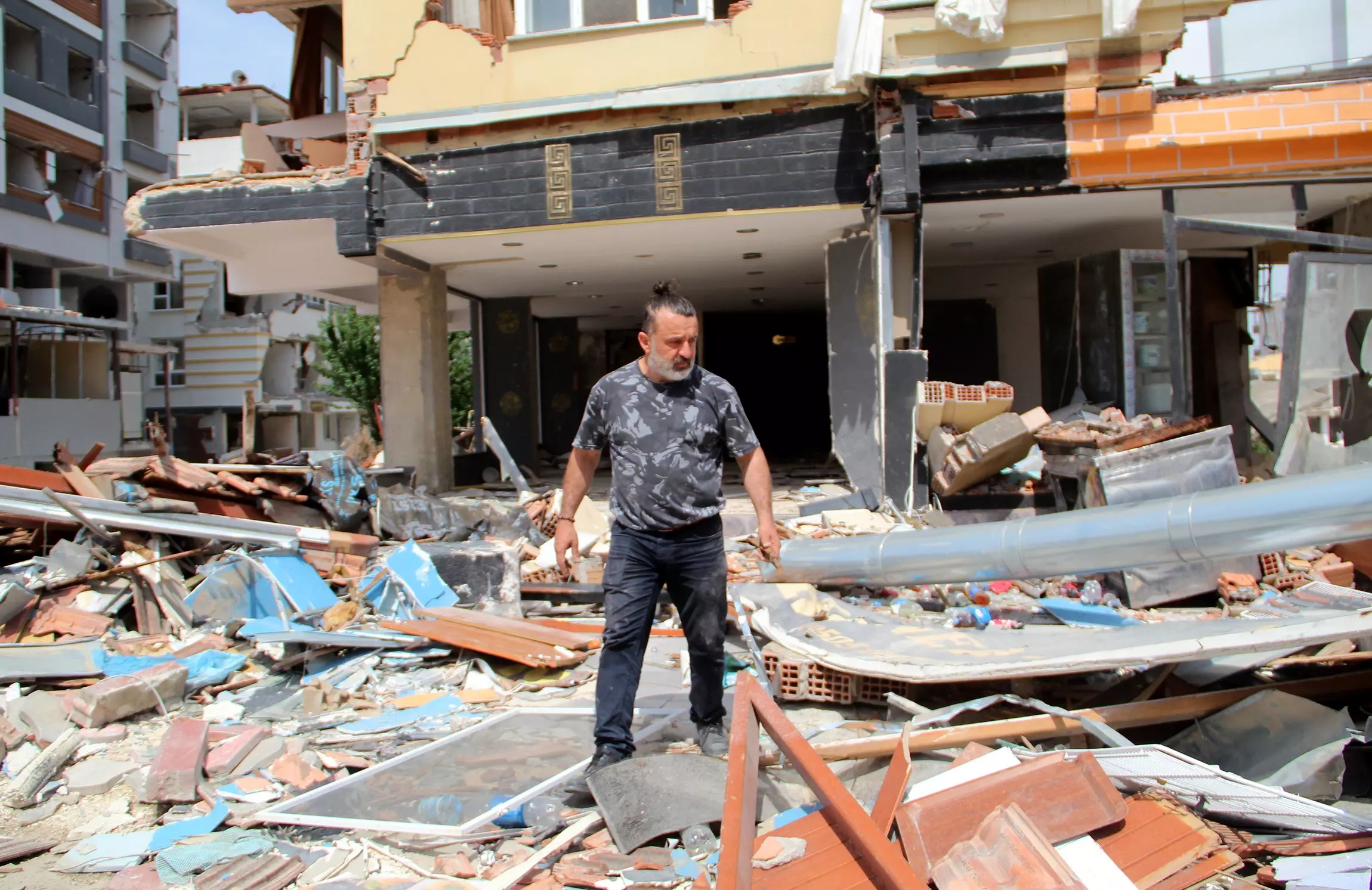 Deprem tüm hayatını değiştirdi