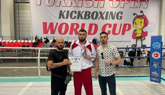 Kickboksculardan, Kickboks Dünya Kupasında büyük başarı