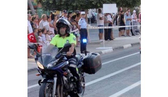 TC Cumhurbaşkanı Yardımcısı Yılmaz’ın heyetine eşlik eden polis kaza geçirdi