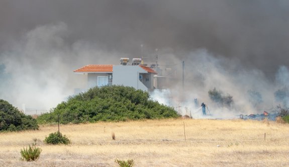 Yunanistan’ın Rodos, Korfu ve Eğriboz adalarında yangınlar devam ediyor