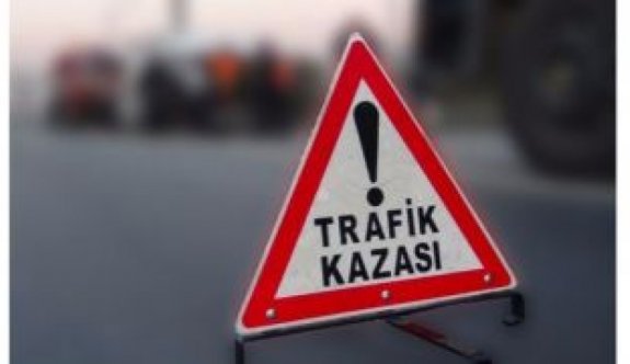 Ercan -Gaziköy ana yolunda iki araç yüz yüze çarpıştı: 3 yaralı