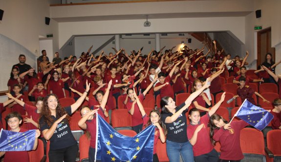 Fizyoterapistler, İskele bölgesindeki ilkokullarda eğitim