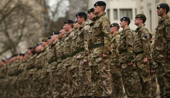 İngiltere’den Kıbrıs’a bin asker daha