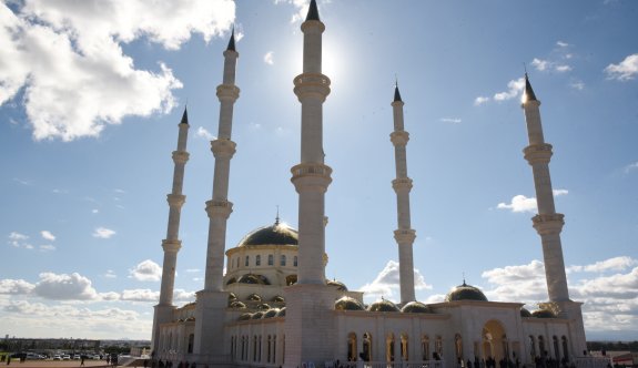 Dr. Suat Günsel Camii törenle ibadete açıldı