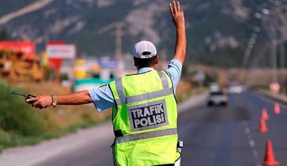 Trafik denetimi.. 359 sürücü çeşitli suçlardan rapor edildi