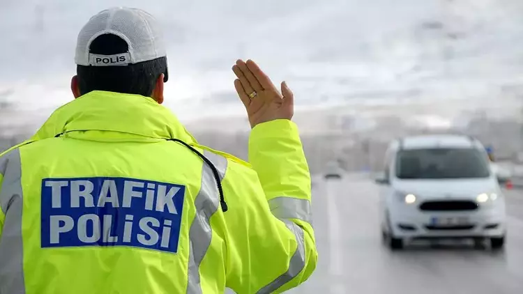 Trafik denetimlerinde 473 sürücü rapor edildi