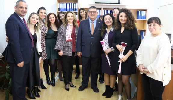 Maliye Bakanı Özdemir Berova, bakanlığında çalışan kadın personelleri ziyaret etti