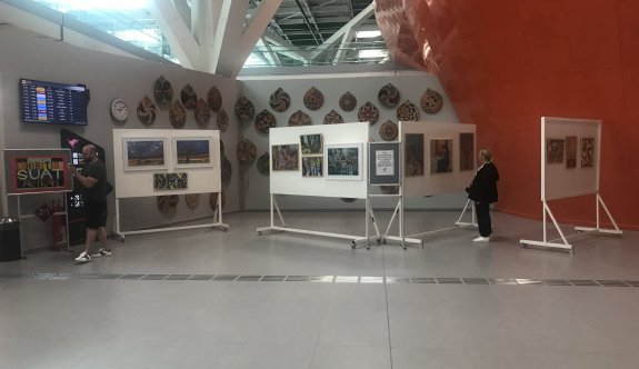 Ercan Havalimanı’nda Suat Arıkan resim sergisi