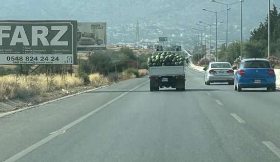 “Hep insanlar yeyecek değil ya, yollar da karpuz yemeli”