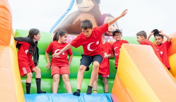 Merit Çocuk Şenliği’nde coştular