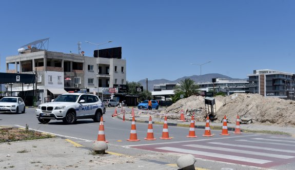 Metehan kavşağında alt geçit çalışmaları nedeniyle trafik servis yolundan