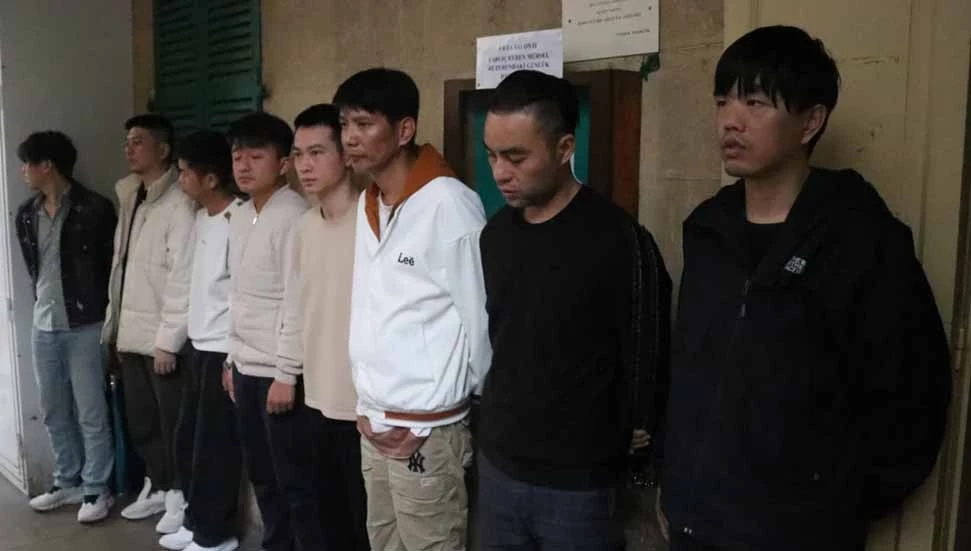 Sanal bet operasyonunda 8 Çinli tutuklandı
