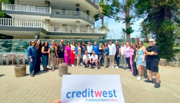 Credıtwest Bank İzmir’de ‘2024 Yılı Hedef Gerçekleştirme ve 2025 Yılı Vizyonu’ konulu toplantı düzenledi