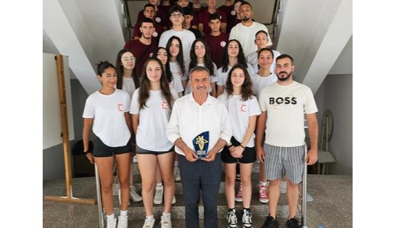 KKTC Voleybol Federasyonu’ndan Uluçay’a nezaket ziyareti