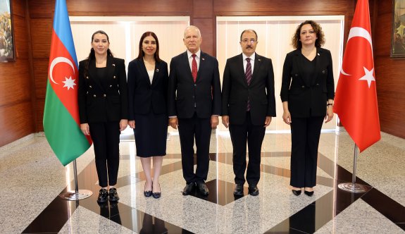 Meclis Başkanı Töre, Türkiye’nin Bakü Büyükelçiliği’ni ziyaret etti