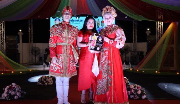 İskele Festivali, geleneksel kostüm defilesi ile Bay ve Bayan Festival Güzeli seçimi ile devam etti