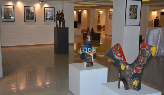 “Güzel Sanatlar Temmuz Sergisi” le YDÜ Atatürk Kültür ve Kongre Merkezi'nde açıldı