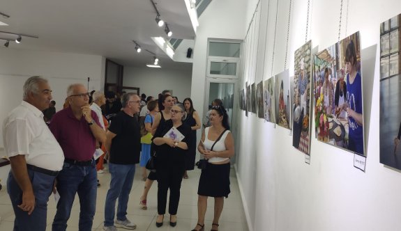 KIFSAD’ın “Kıbrıs’ın Üreten Kadınları” sergisi dün akşam açıldı