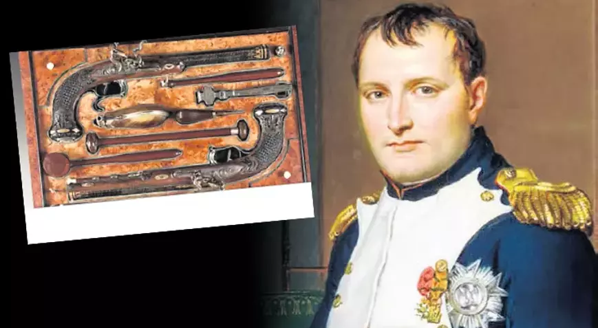Napolyon’un ‘intihar’ silahları satıldı
