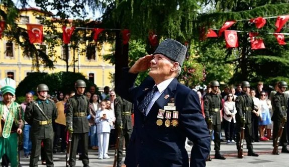 50 yıllık mermiyi göğsünde taşıyor