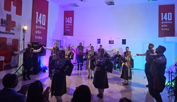 Değirmenlik Akıncılar Belediyesi Halk Dansları Topluluğu, “2. Choirs And Folklore Veterans Festivali"ne katıldı