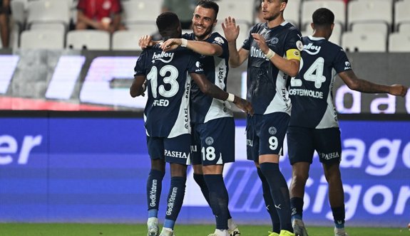 Fenerbahçe, Antalya'da ikinci yarı galibiyete koştu