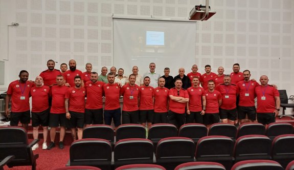 Futbol antrenörleri mazeret semineri tamamlandı