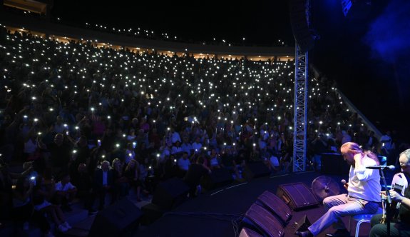 “Girne Arkın Group Fest24” devam ediyor... Dün gece Volkan Konak konser verdi