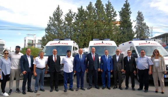 İş insanlarından üç ambulans bağışı