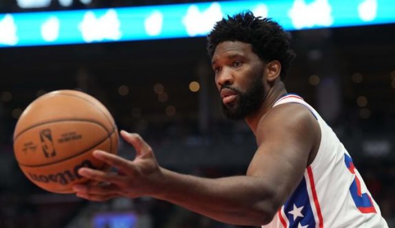 Joel Embiid'e dev kontrat