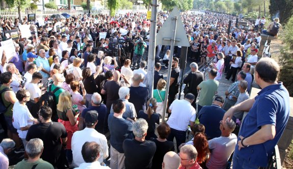 Rum Sayıştay’ın görevden alınmasına protesto