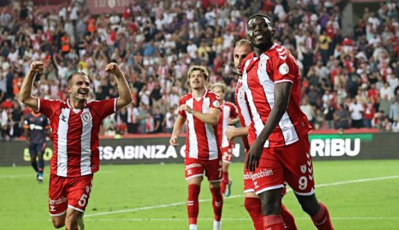 Samsunspor, Başakşehir'i ikinci yarıda yıktı