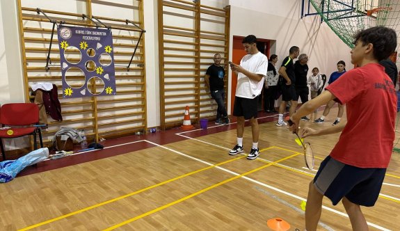 29 Ekim Cumhuriyet Badminton Şenliği yapıldı