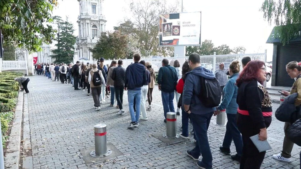 Dolmabahçe Sarayı’na ziyaretçi akını