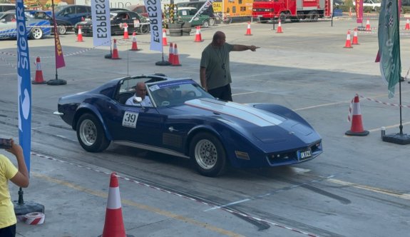 Klasikçiler Citymall parkında slalom yaptı