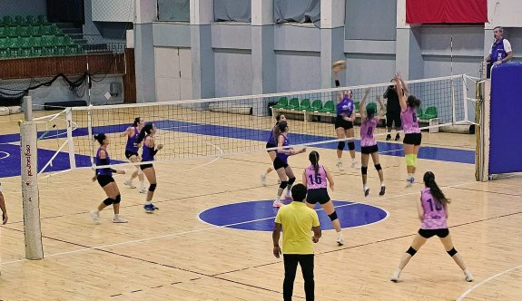 Voleybol Liglerinde 4. Hafta zorlu karşılaşmalarla başladı