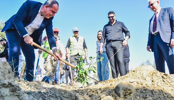 Dr. Zerrin Akalın Parkı’nda fidan dikildi