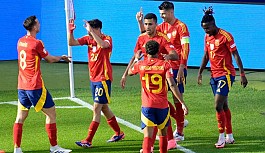 İspanya, Hırvatlar'ın fişini ilk devrede çekti