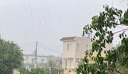Yaz yağmuru Mesaryalı çiftçiyi üzdü