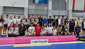 Badminton Carlton Yıldızlar Ligi şampiyonu YDÜ