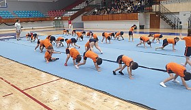 Çocuklar, Çocuk Günü’nde cimnastikle coştular