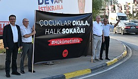 CTP, “Çocuklar okula, halk sokağa, Hükümet istifa” sloganıyla eylem yaptı